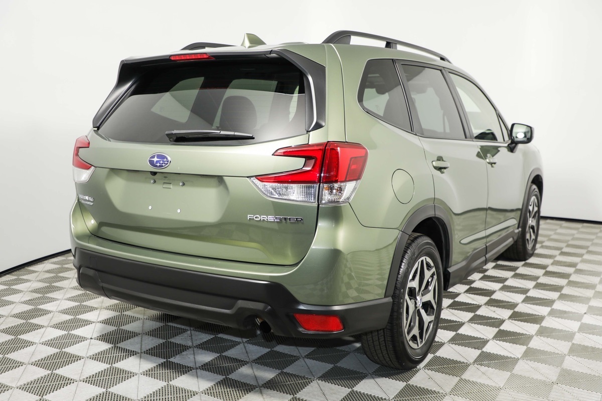 Sold 2020 Subaru Forester Premium in Montclair